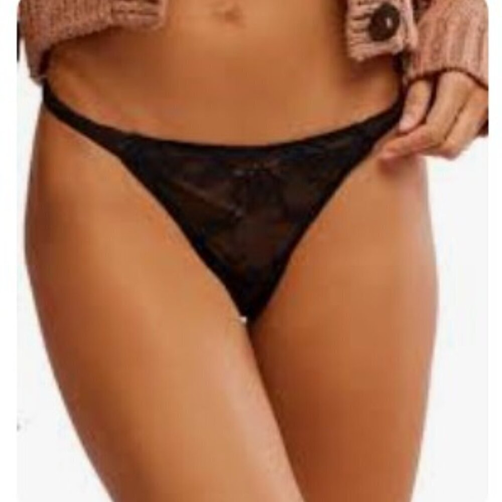 3/$20 Bundle 🌈Free People Intimately “Reya” Lace Thong – Size M